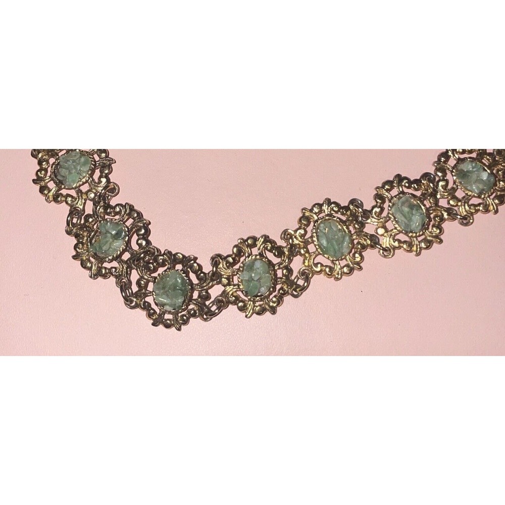 VINTAGE Gold Tone Crushed Faux Green Jade Stone Statement Link Bracelet Size 7.5